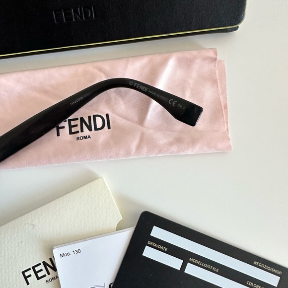 Fendi sunglasses full set - Picture 7 of 9